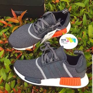 💮พร้อมส่ง💮NMD R1 black ปลั๊กแดง (S31510)