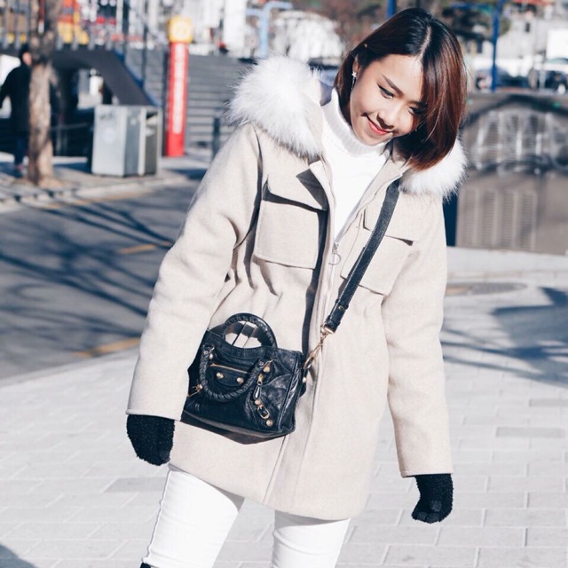 เสื้อโค้ทจากร้าน Visa coat มีเฟอร์ ขอส่งต่อ