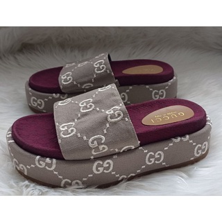 ไซส์ 38 รองเท้าแบรนด์เนมมือสอง แตะกุชชี่ส้นตึก GG sandals