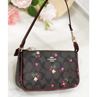 🎀 (สด-ผ่อน) คล้องมือ พอชลายซีดอก 7.5 นิ้ว COACH C7659 NOLITA 19 IN SIGNATURE CANVAS WITH HEART PETAL PRINT