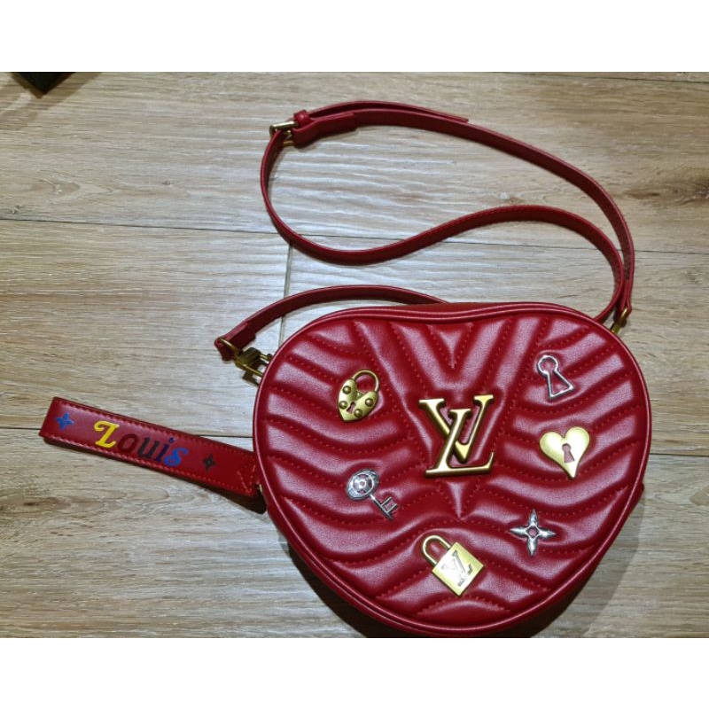 กระเป๋าถือ กระเป๋าสะพายข้าง หลุย์ส  LV Louis Vuitton Bag หนัง สีแดง / LV Louus Vuitton Bag - มือสอง