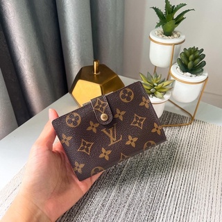 Lv kisslock มือสองของแท้💯ค่ะ (รบกวนทั่กแชทก่อนสั่งค่ะ)