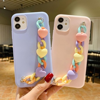 เคสโทรศัพท์มือถือ ซิลิโคน ลายหัวใจ สีรุ้ง พร้อมสายคล้องข้อมือ สําหรับ Vivo V2026 1906 1820 1901 1902 1920 1812 1819 1606 1609 1817