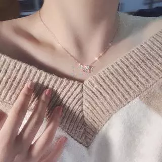 Dazzling สร้อยคอโซ่จี้หงส์สีชมพูสไตล์เกาหลีสําหรับผู้หญิง
