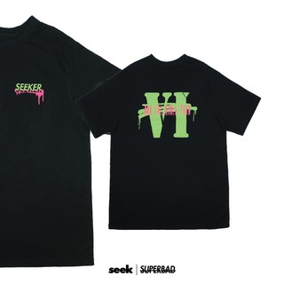 SEEK x SUPERBAD เสื้อยืดคอกลม รุ่น SPRAY TEE สีดำ (BLACK)