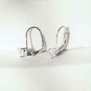 Silvermatters ต่างหูก้านห้อยคริสตัลทรงสามเหลี่ยม (Triangle Level Back Drop Earrings)