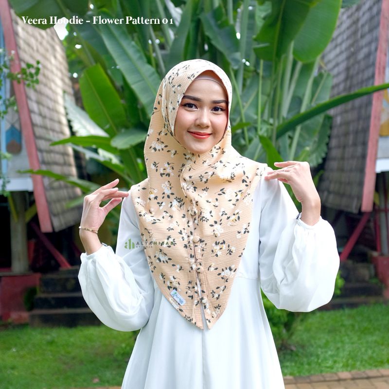 Veera เสื้อฮู้ด Motif โดย Alya hijab โดย Naja