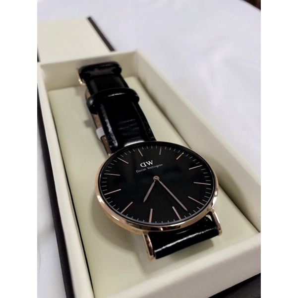 นาฬิกาdaniel wellington มือ2 สภาพ90%✅ แท้💯รุ่นClassic Sheffield Black 40mm Rose gold