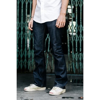 เขนเดนิม รุ่น สิงห์ ขาม้า เป็นยีนส์ผ้าดิบ​สั่งทอ สี Deep blue