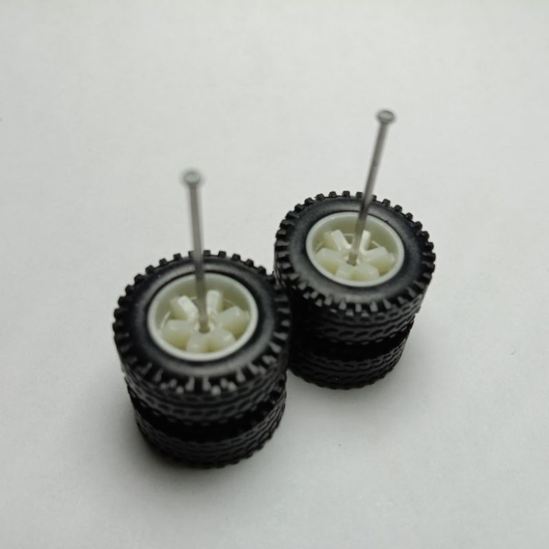 ยางล้อร้อน Tyre Off Road 6 Spoke Mag Light White