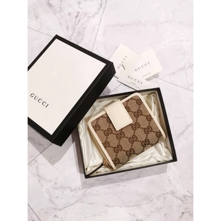 Gucci compack wallet