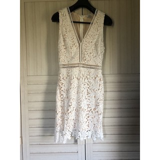 Used : TOBI white lace dress size S