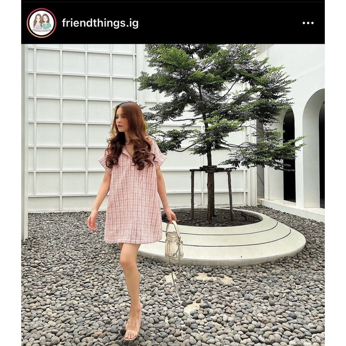 เดรสสั้นผ้าทวีตสีชมพูคอปก จากร้าน friendthings.ig