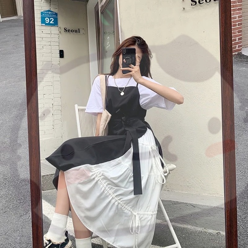 >> พร้อมส่ง << เซ็ท เสื้อขาว + เดรสยาวดำ แต่งชายขาว