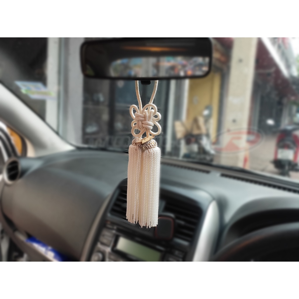 พู่ห้อยกระจกส่องหลังรถยนต์ FUSA สีขาว งาน JUNCTION PRODUCE