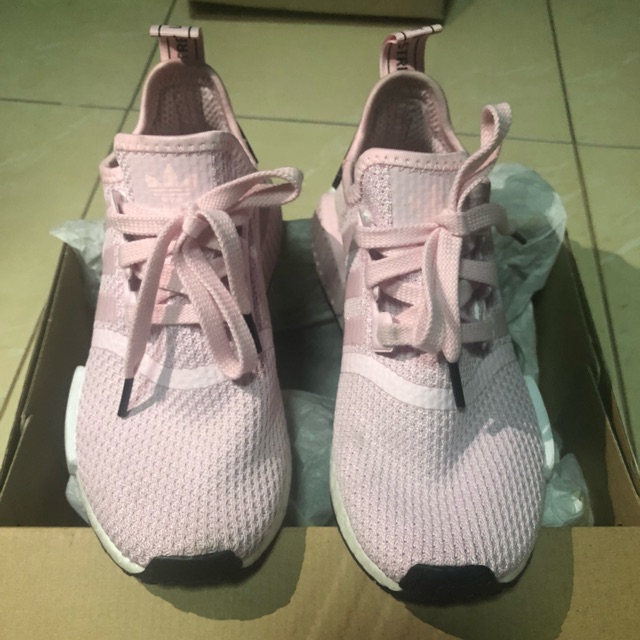 nmd r1 white and pink