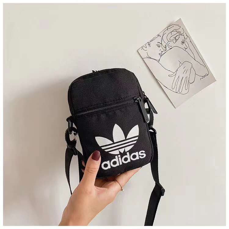 Adidas กระเป๋าแฟชั่น Adidas Unisex Fashion Bag