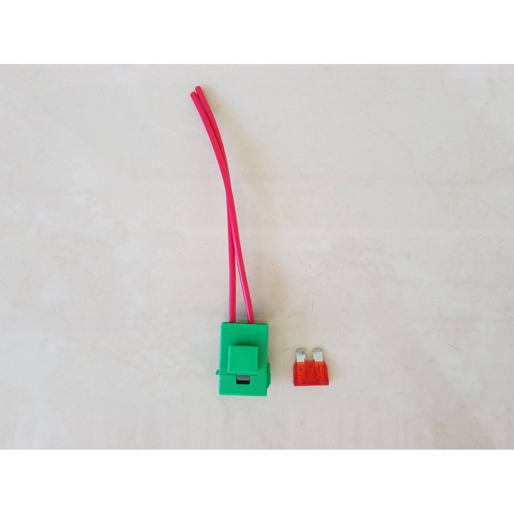 กระบอกฟิวส์เสียบใหญ่ ทั่วไป สีเขียว พร้อมฟิวส์ 10A ราคาอันละ12บาท