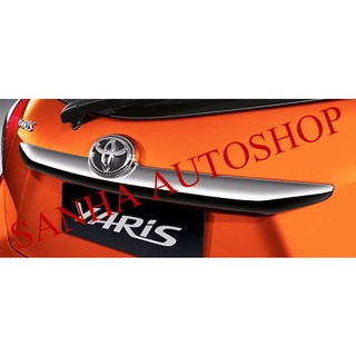 คิ้วฝากระโปรงท้ายโครเมียม Toyota Yaris ปี 2014,2015,2016 รุ่นไม่มีรูกุญแจ