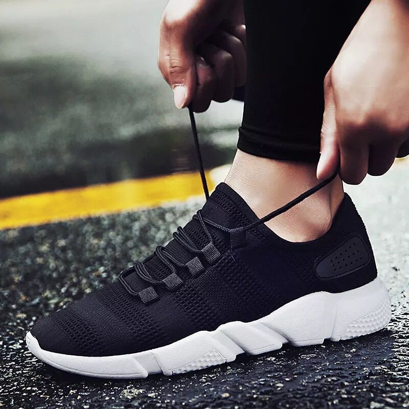พร้อมส่ง ในไทย ถูกที่สุด รองเท้าผ้าใบสีขาวดำ รุ่นใหม่แฟชั่น Fashion fly weave sports shoes
