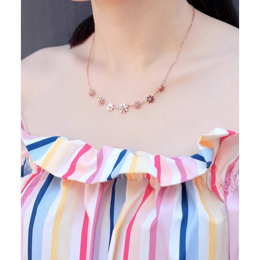สร้อยคอโซ่สั้น เหล็กไทเทเนียม ชุบทอง 18K จี้ดอกเดซี่ สีโรสโกลด์ เข้ากับทุกการแต่งกาย แฟชั่นยอดนิยม สไตล์เกาหลี ญี่ปุ่น สําหรับผู้หญิง