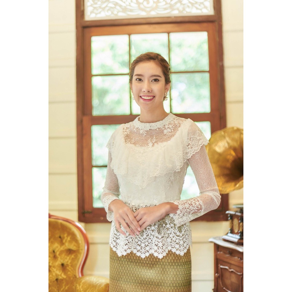 Carisa ชุดไทย เสื้อไทย ร5 ลูกไม้เกรดพรีเมี่ยม รัชกาลที่ 5 สำหรับใส่ออกงาน งานบุญ งานแต่ง [1809]