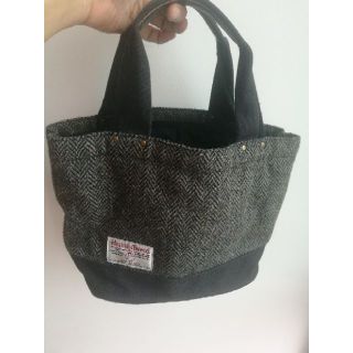 * SALE* ส่งต่อ กระเป๋า Harris Tweed ของแท้ ฐานยับเล็กน้อย