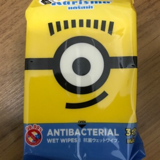 Karisma แคริสม่า ผ้าเปียก ทิชชู่เปียก Antibacterial wet wipe 30 แผ่น คุ้มค่า ลายมินเนี่ยน minions จาก universal studios