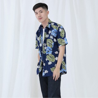 Mr.673 เสื้อเชิ้ตผู้ชายแขนสั้น ลายดอกฮาวาย Blue Floral Print พื้นสีน้ำเงินเข้ม