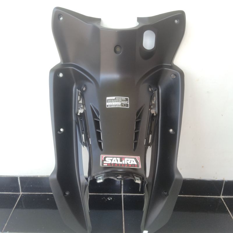 Original Honda Revo FI รถจักรยานยนต์กลาง Tebeng ฝาครอบ AHM 6431 K03 N30ZA