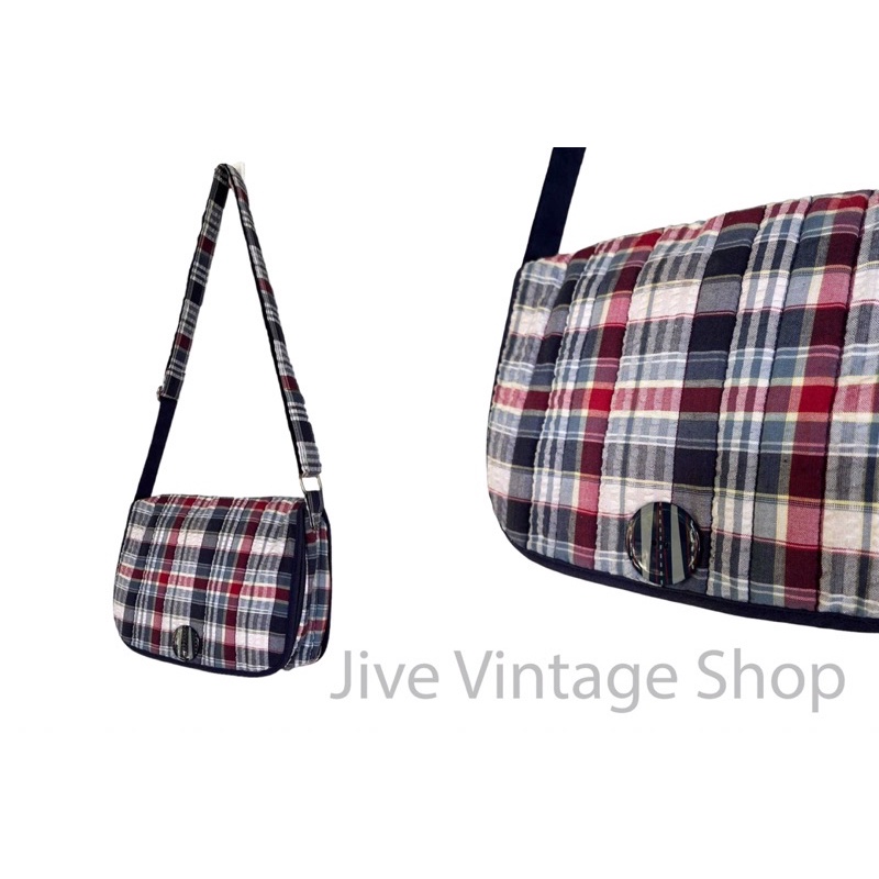 กระเป๋าสะพาย crossbody / shoulder bag ใบเล็กน่ารัก เป็นผ้า cotton บุนิ่ม สไตล์ นารายา ลายสก็อต มือสองจากตู้ญี่ปุ่นค่ะ