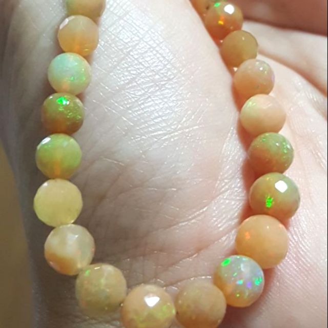 สร้อยคอโอปอลแท้  สีครีมเม็ดกลมเนื้อสวย 16" (Natural Opal Faceted Balls beads necklace)