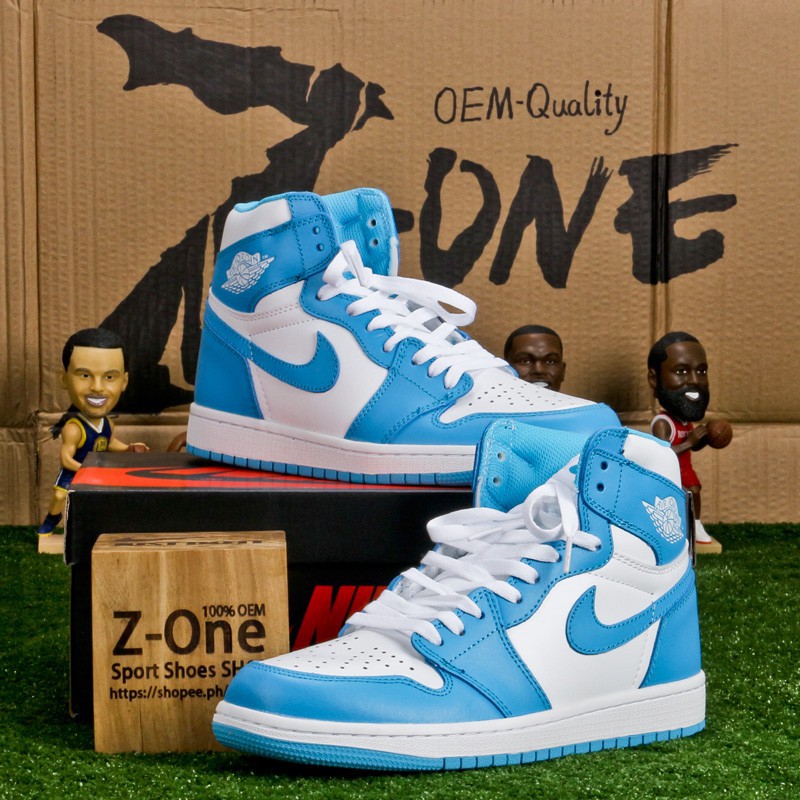 Nike Air Jordan 1 Retro รองเท้าบาสเก็ตบอลสำหรับผู้ชายสีฟ้า / ขาว