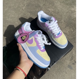 🔥ราคาโรงงาน🔥 รองเท้า  Air Forces สีขาวผงสีฟ้าความร้อน Neutral รองเท้าแฟชั่นรองเท้าชาย-หญิงมีอุปกรณ์ครบ 💥💥