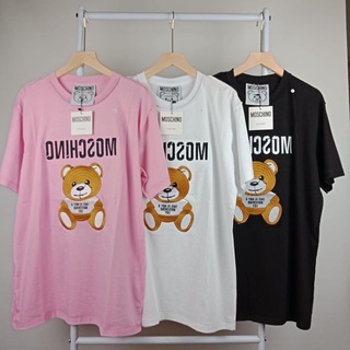 Moschino invarted เสื้อยืด แขนสั้น ปักลาย สําหรับผู้ชาย และผู้หญิง