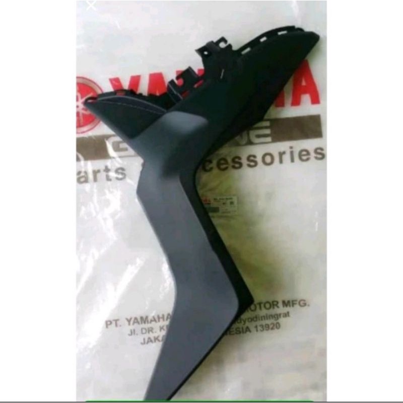 FRONT BODY PANEL UNDER 1 XMAX 250 ซ้ายต้นฉบับ YGP B74-F835J-00-P0 YGP
