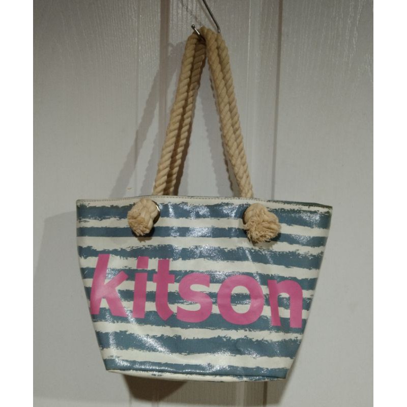 กระเป๋าถือ พิมพ์ลาย #Kitson ผ้าไวนิล