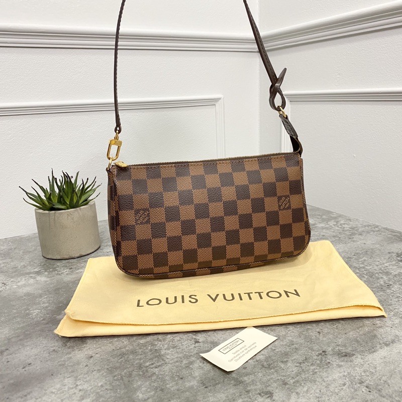 Lv pochette damier ebene NM