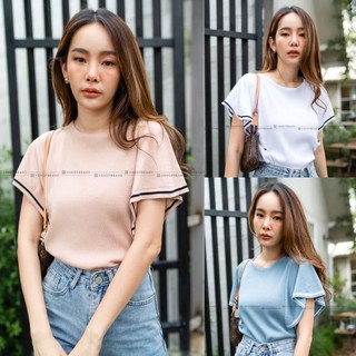 เสื้อผ้าแฟชั่นผู้หญิงพร้อมส่ง Vshop เสื้อแขนระบาย ด้วยดีไซน์น่ารักๆ แต่งแขนระบาย ตัดขอบสี เนื้อผ้ายืดนิ่มใส่สบายมากๆค่ะ