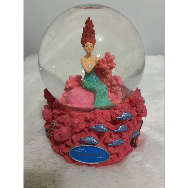 The little mermaid snow globe