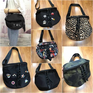 กระเป๋า Crossbody Bag Large Size 13 inch กระเป๋าสะพาย กระเป๋าสะพายข้าง คาดอก งานดีเนียบ เกรดพรีเมียม ใช้ได้ทุกวัน ขายดี