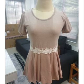 (หยุด 21-25 / ส่ง 26 กย )มือ1ป้ายห้อย เสื้อสีน้ำตาลเบจ excite ญี่ปุุ่น size m