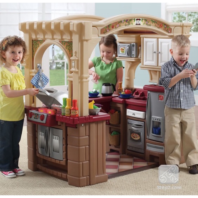 Step2 Grand Walk-In Kitchen & Grill รุ่นใหม่ล่าสุดมีเตาย่าง ครัวชุดใหญ่พร้อมอุปกรณ์เสริม 103 ชิ้น