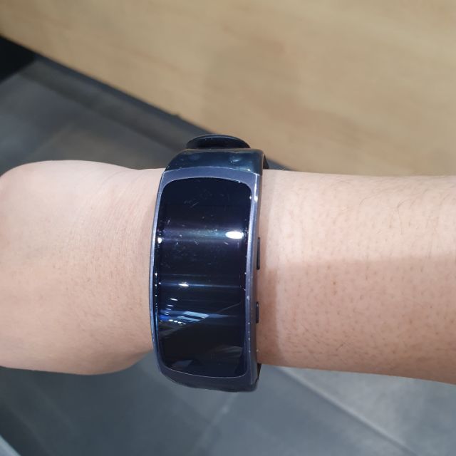 Samsung gear fit2 smart watch มือสอง สภาพดี