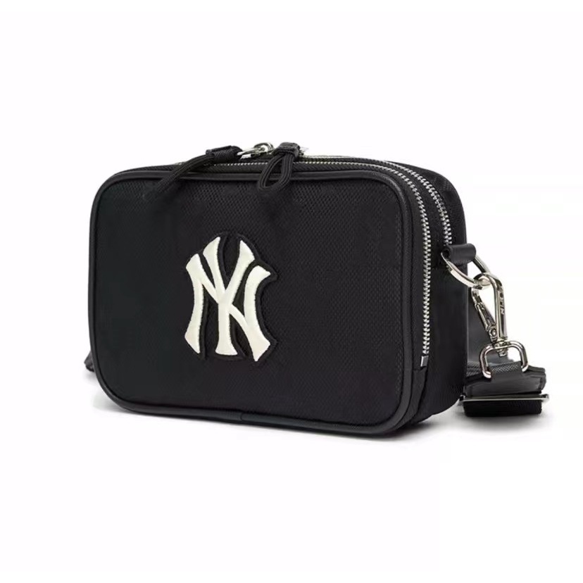 แท้MLB ทรงพอช Nylon Big Logo monogram jacquard hobo bag NEW YORK YANKEES hiso_baghouse ThaiPick