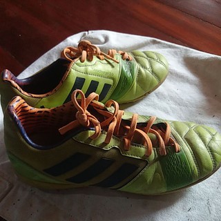 รองเท้าฟุตซอลร้อยปุ่ม Adidas Nitrocharge แท้