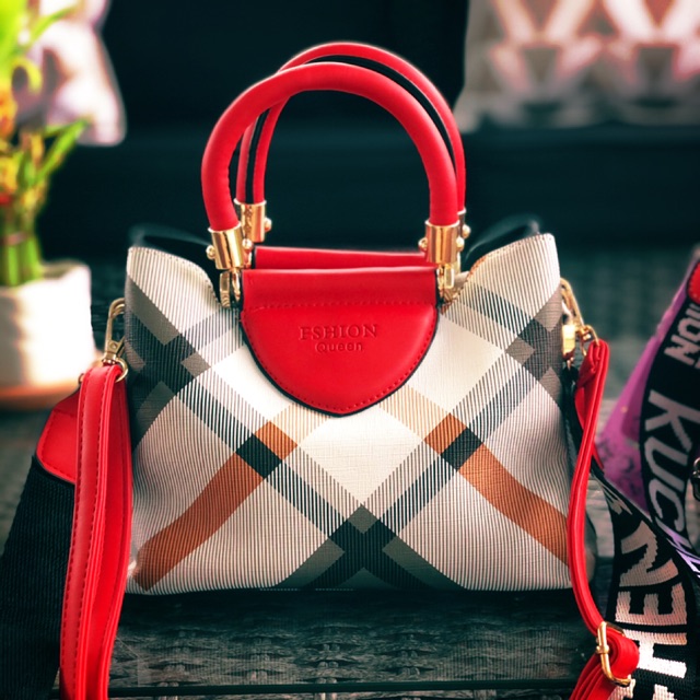 กระเป๋าสะพายแฟชั่น ลายBurberry หนังสวยมาก