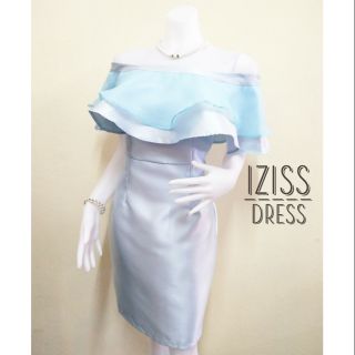 เดรสสั้นออกงานสีฟ้า/สีชมพู/สีแดงเลือดนก ผ้าไหมเทียม ปาดไหล่ แต่งระบายผ้าแก้วช่วงอก เข้ารูปทรงเอ ติดซิปด้านหลัง D005