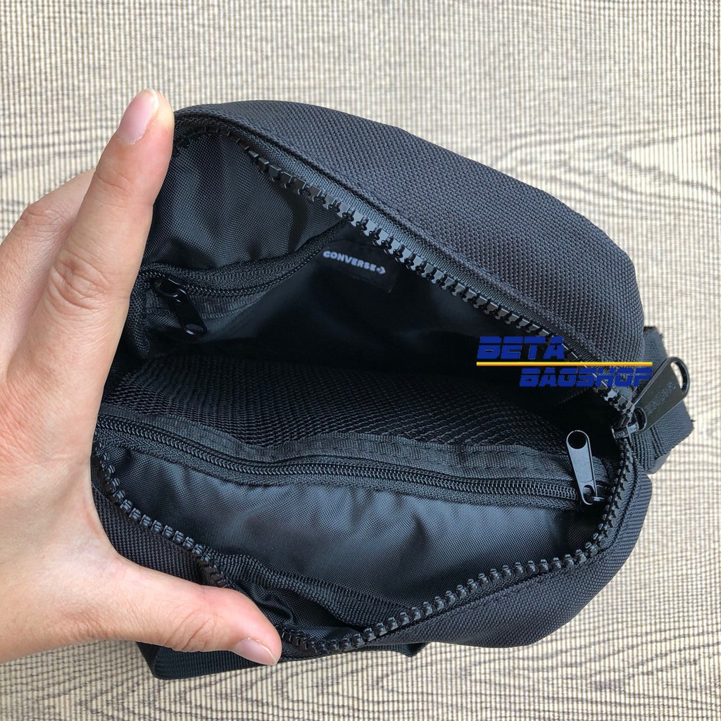 [ Converse แท้ 100% ] กระเป๋า Converse สะพายข้าง / กระเป๋าสะพายข้าง Converse รุ่น 126001359