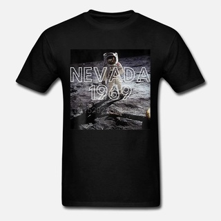 เสื้อยืดคอกลมเสื้อยืดแขนสั้น ผ้าฝ้าย พิมพ์ลาย NBF3F23R97R Nevada 1969 Neil Armstrong Landing On The Moon สําหรับผู้ชาย E